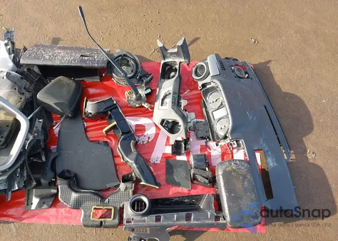 2016 Toyota Rav4 Xle z USA, uszkodzony, nr VIN 2T3RFREV1GW524424